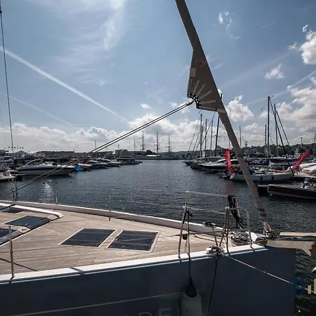 Yacht Park Marina View - Billberry Apartment