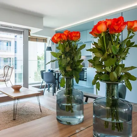 Yacht Park Marina View - Billberry גדינייה