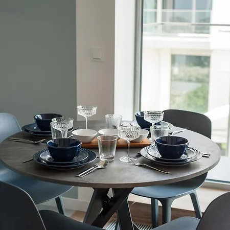 Yacht Park Marina View - Billberry דירה